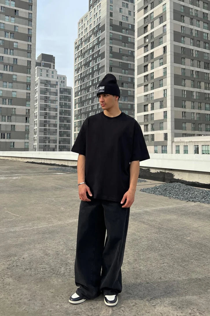 Black Oversized T-shirt '' Basic ''